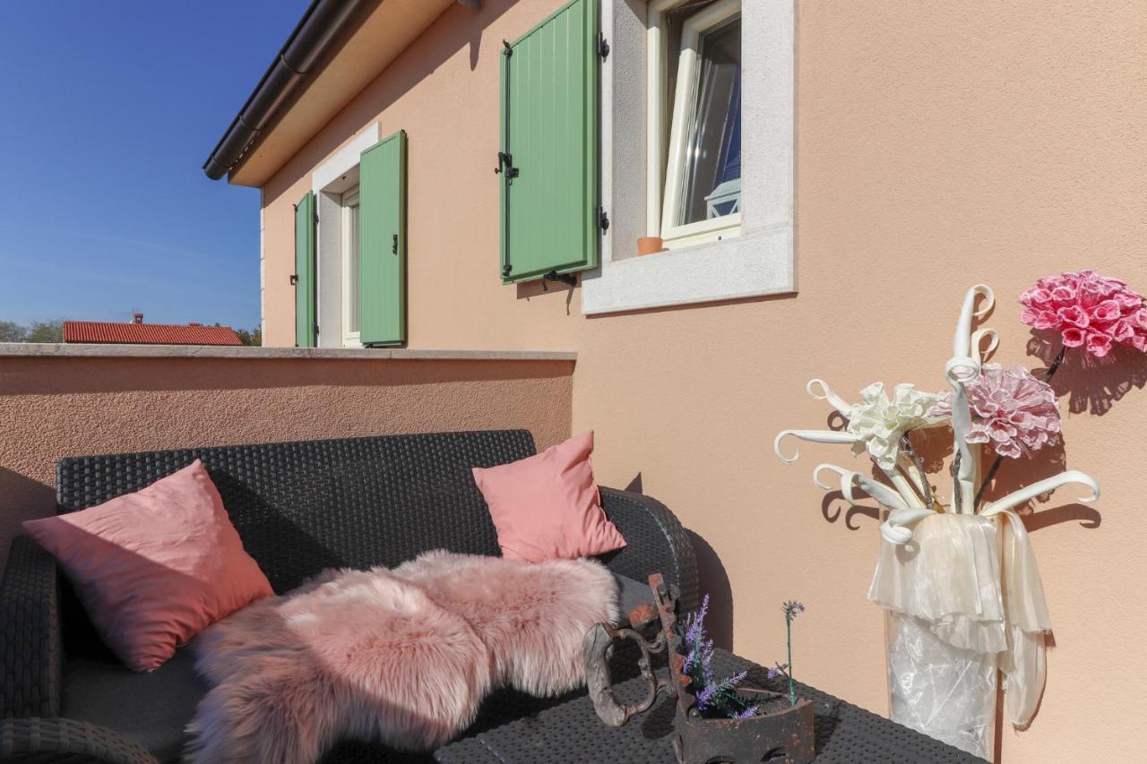 Villa Nona Marija Sveti Lovrec Pazenaticki Ngoại thất bức ảnh