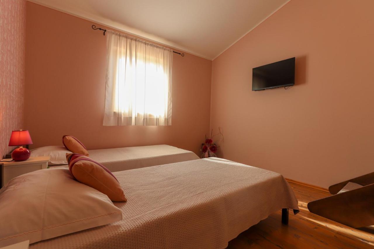 Villa Nona Marija Sveti Lovrec Pazenaticki Ngoại thất bức ảnh