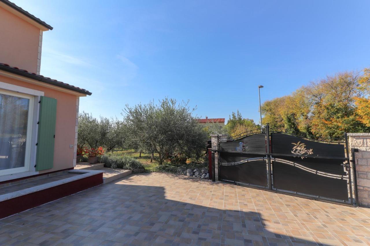 Villa Nona Marija Sveti Lovrec Pazenaticki Ngoại thất bức ảnh